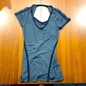 Lululemon grey and black cap sleep top size 2!